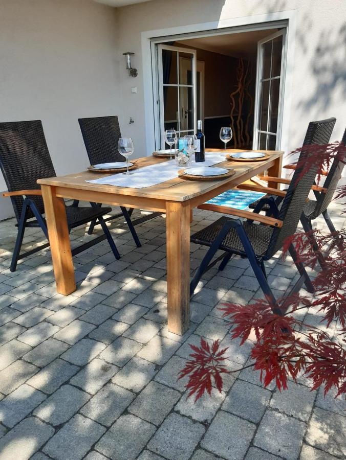 Stilvolles Apartment "Romantic" Neukirchen vorm Wald Экстерьер фото